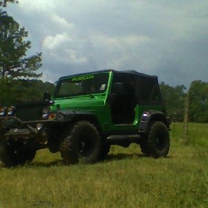 Media 'greenjeep11' in album 'rubijeepchick04'