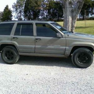 Media 'my_jeep_side' in category 'Grand Cherokee'