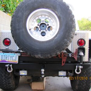 RUGGED RIDGE REAR BUMP W/TIRE CARRIER