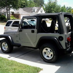 Jeep_w_soft_top