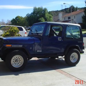 1-2-11_049_jeep