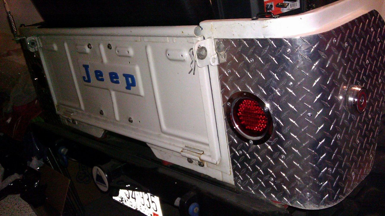 DIAMOND PLATE REAR CORNERS