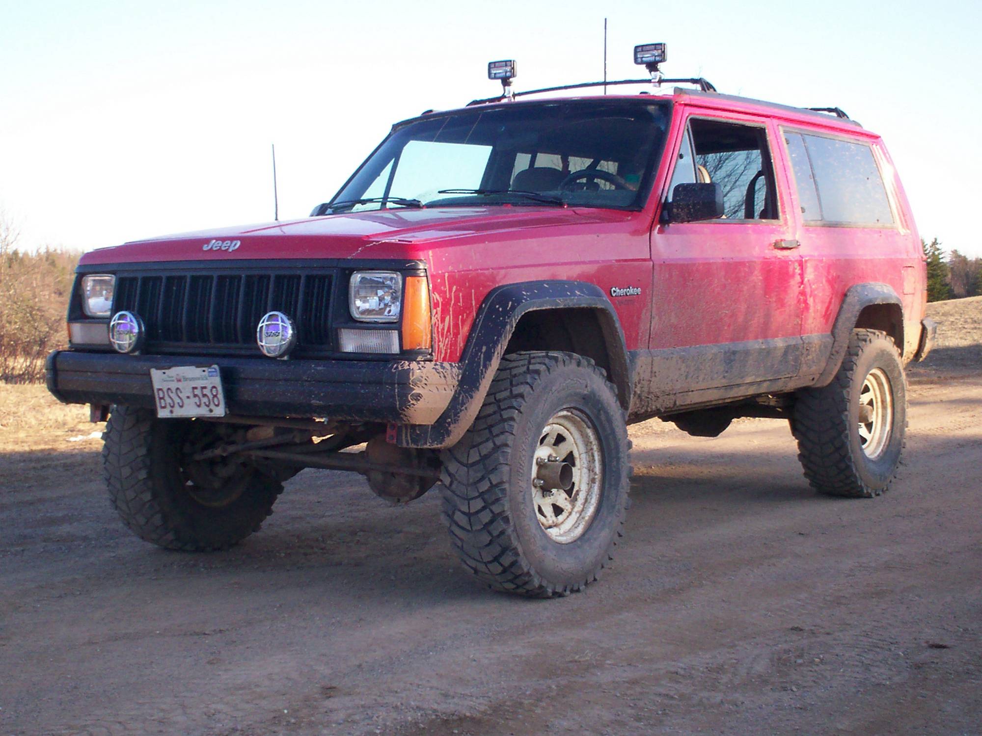 The XJ With The Lift All The Way Around